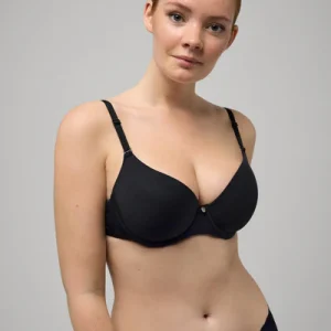 Reggiseno nero a taglia regolabile