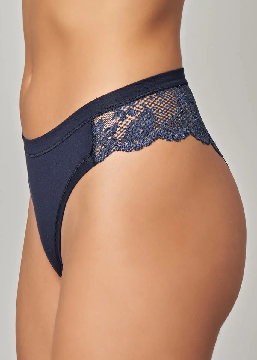 1088 – 14371 Brasiliana con pizzo