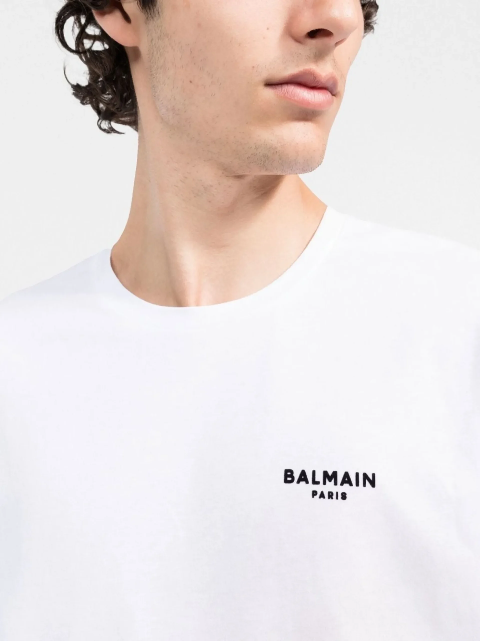 T-shirt BALMAIN logo floccato bianca - immagine 4
