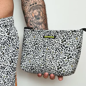 Pochette 4GIVENESS in neoprene Leopard White