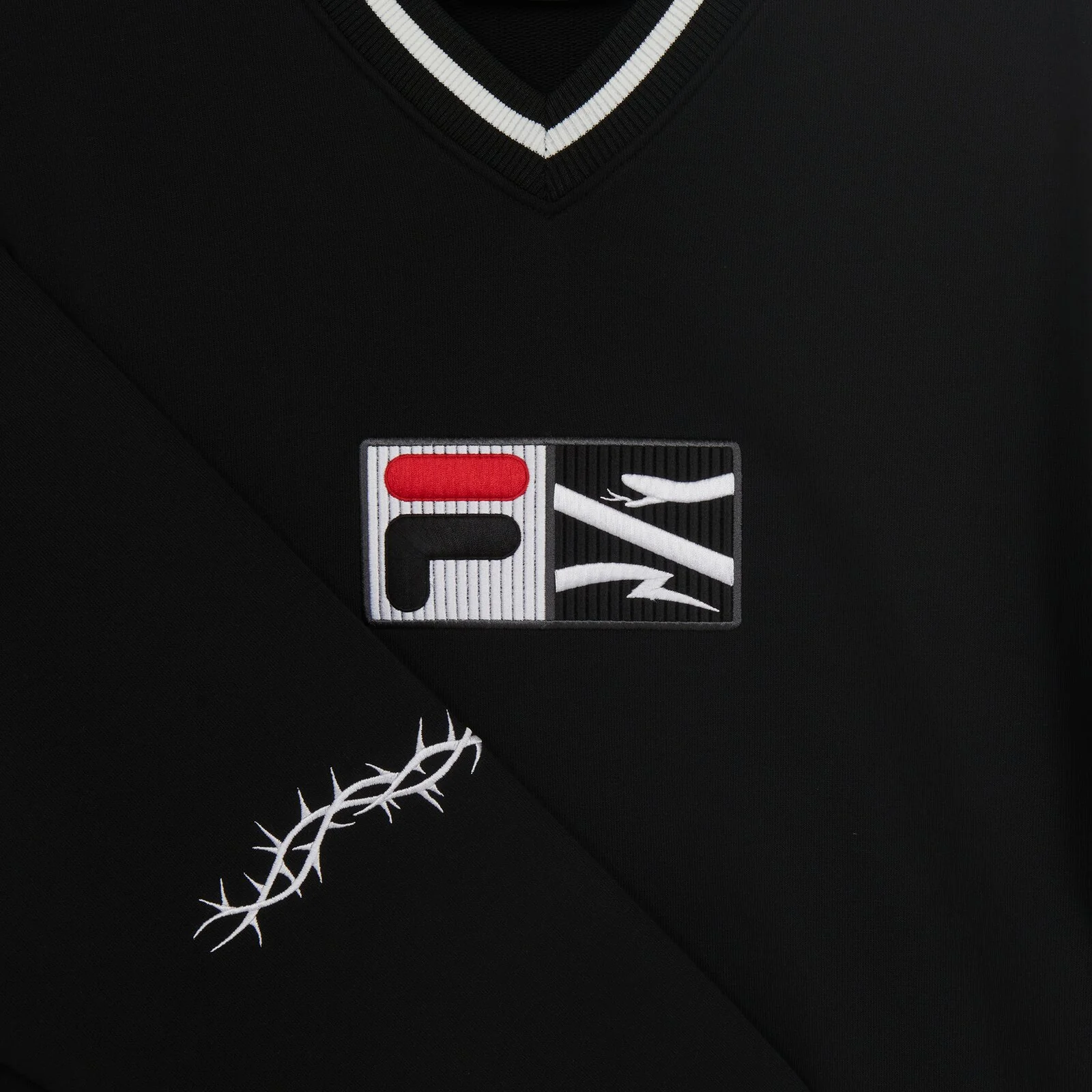 Maglia PROPAGANDA x FILA pullover scollo a V nero - immagine 4