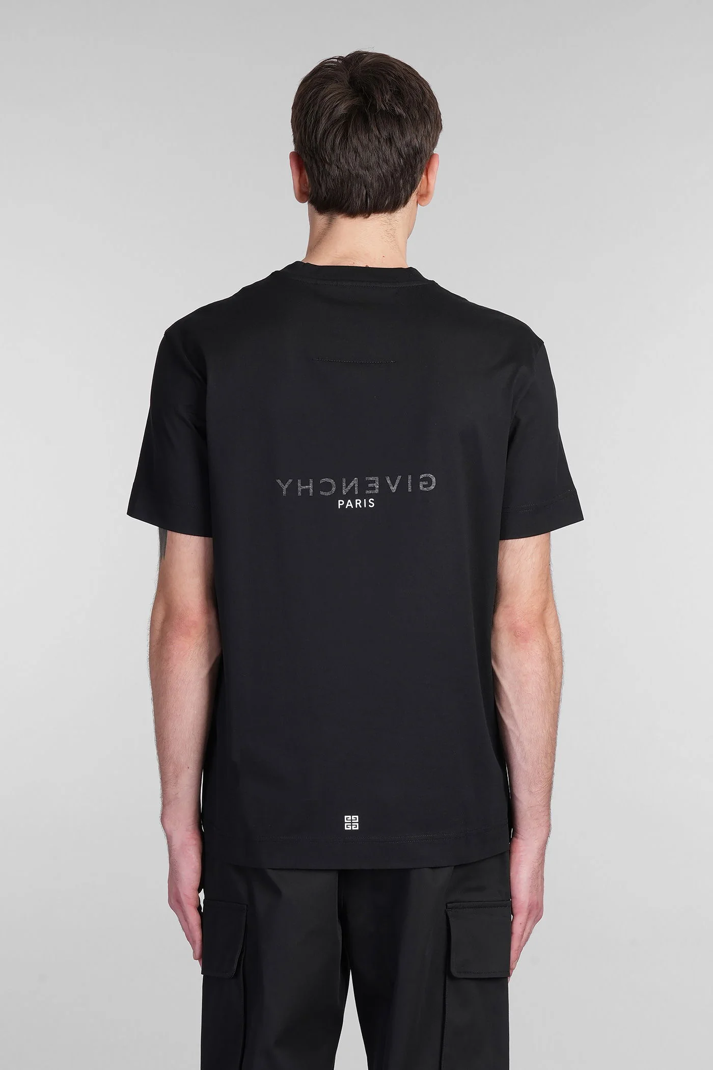 T-shirt GIVENCHY logo reverse oversize nera - immagine 3