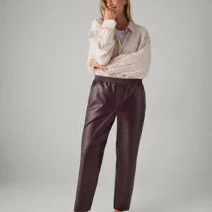 Pantaloni termici larghi effetto pelle bordeaux