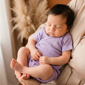 Completo neonato 100% cotone a costine con giacchino incrociato e copripannolino