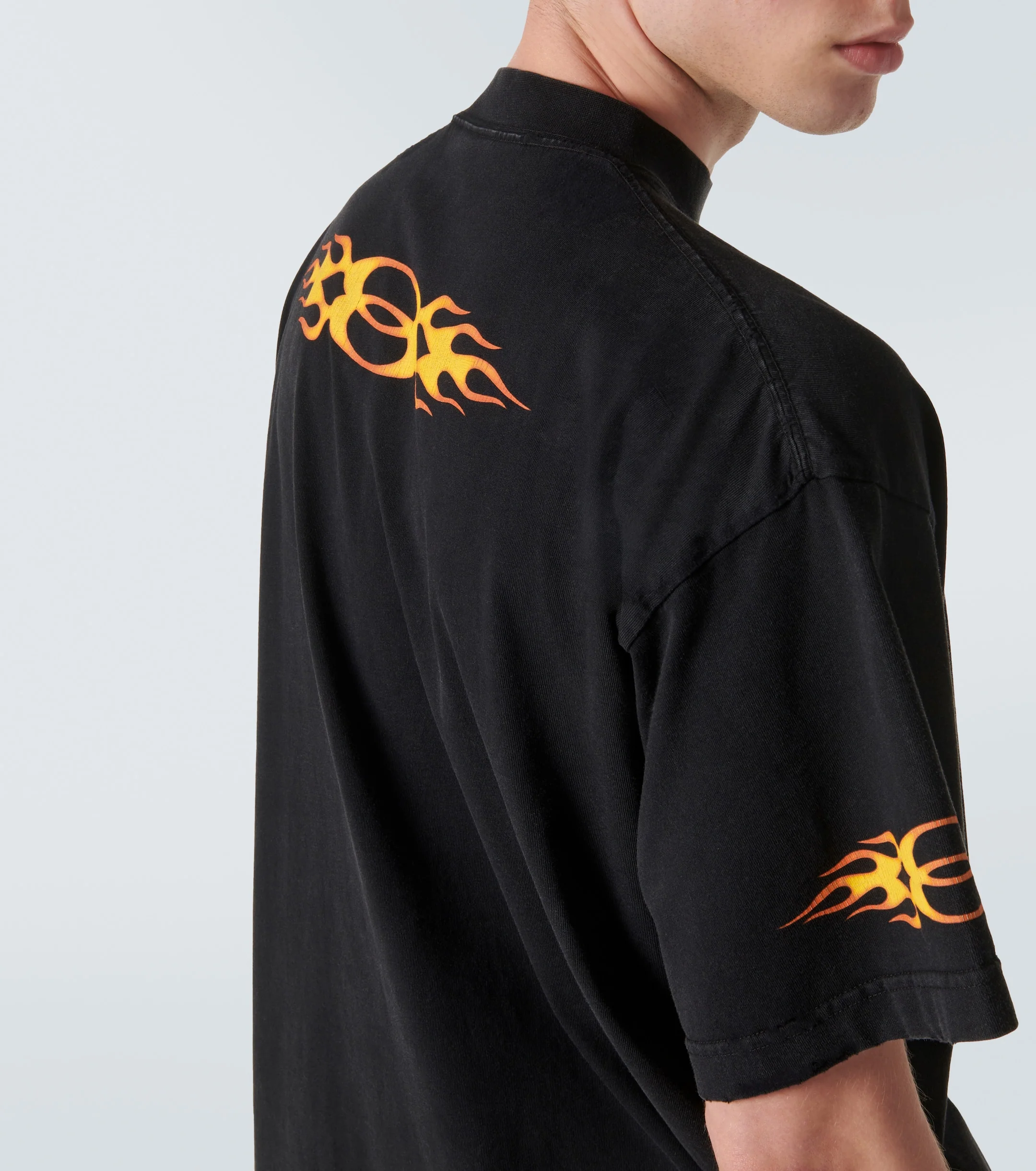 T-shirt BALENCIAGA stampa flame oversize vintage nera - immagine 4