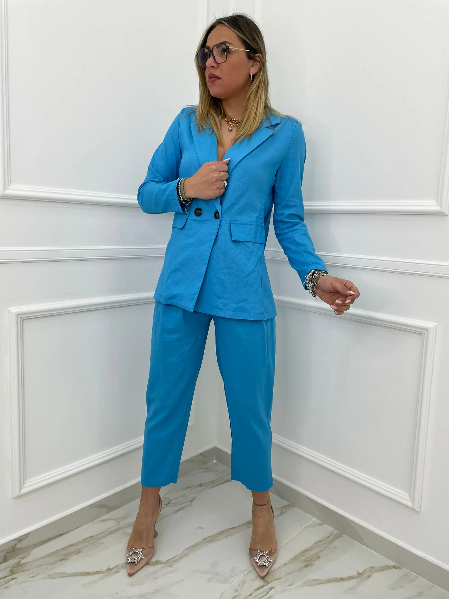 Tailleur effetto lino con giacca due bottoni - immagine 9