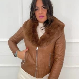 Giubbino eco pelle con collo in eco pelliccia