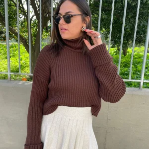 Maglione collo alto con manica con risvolto