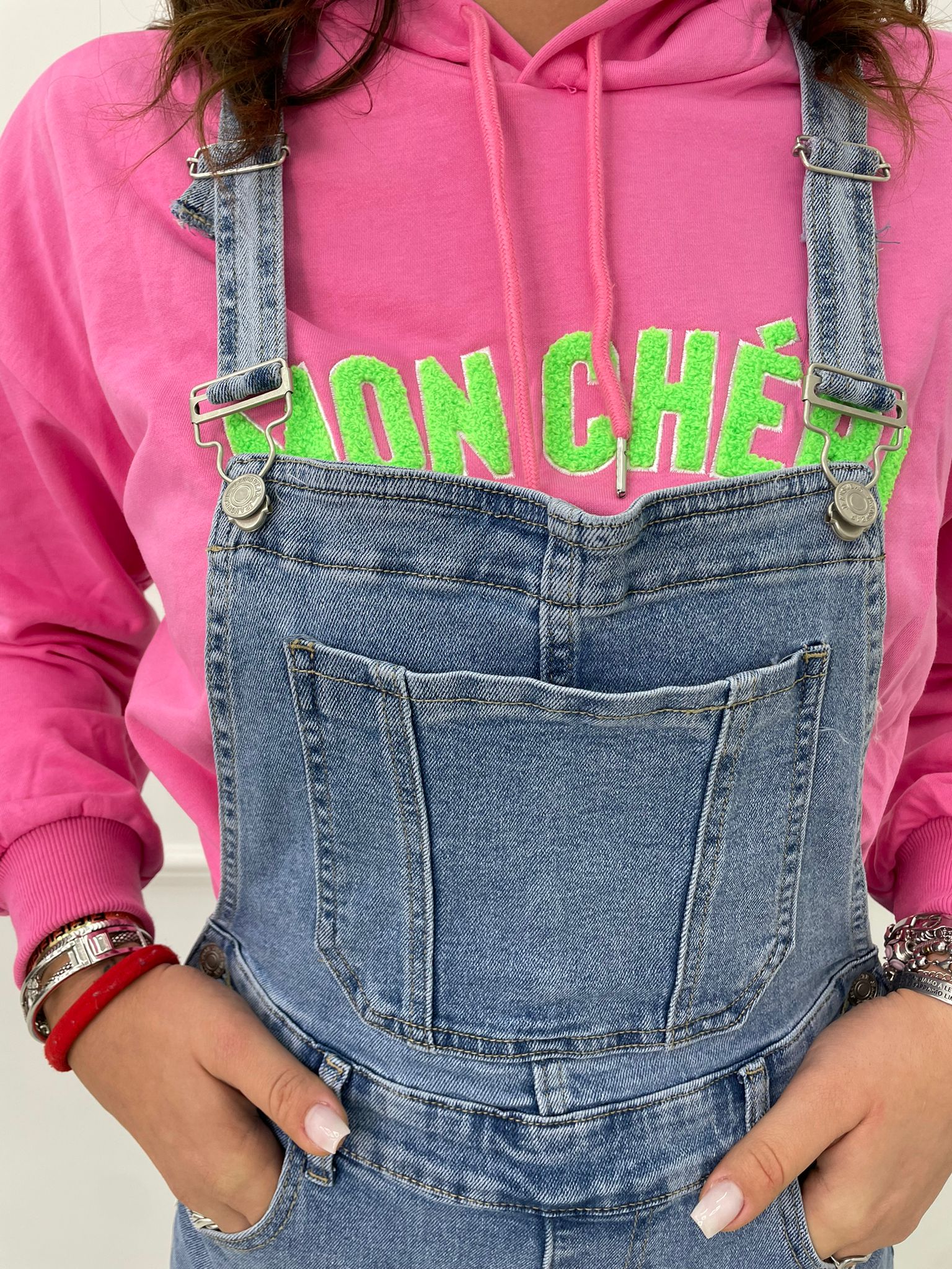 Salopette di jeans lavaggio chiaro - immagine 5