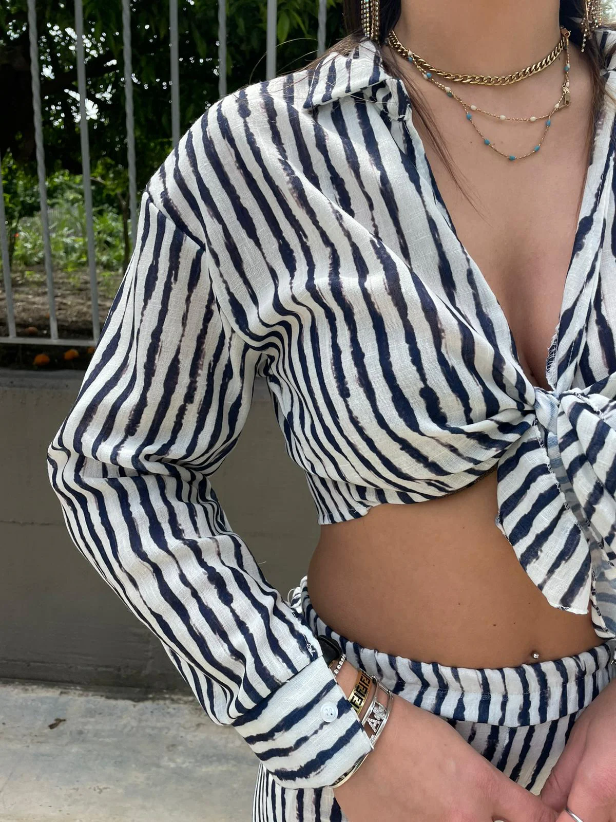 Coordinato effetto lino a righe con camicia crop - immagine 7