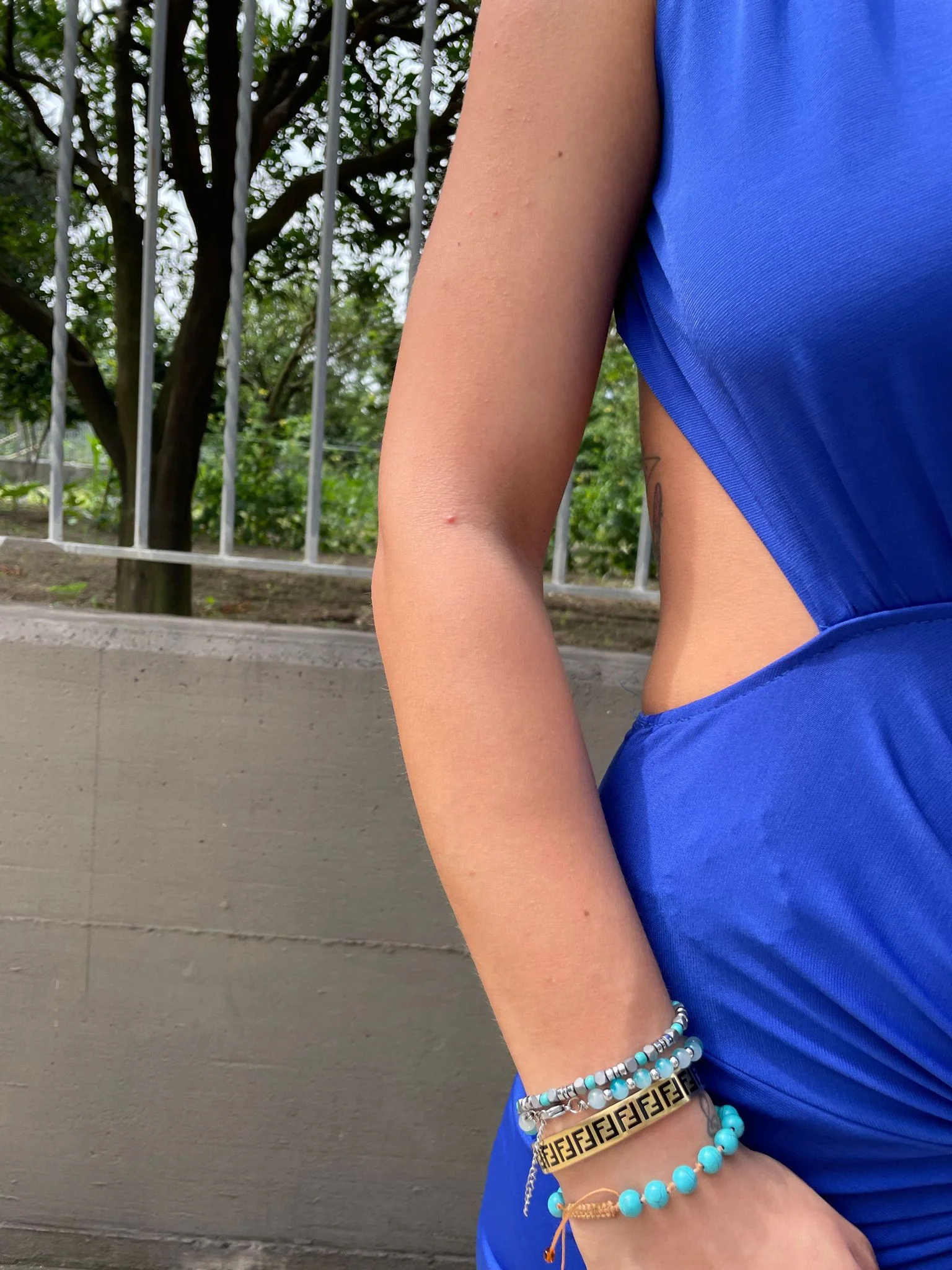 Vestito lungo con schiena scoperta e nodo avanti - immagine 4