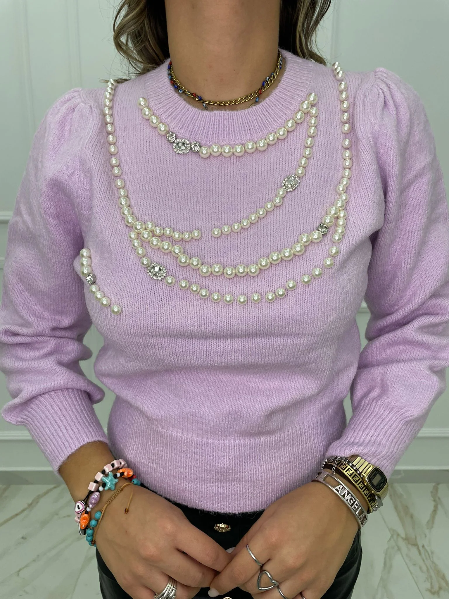 Maglia giro collo con perle e spalle a sbuffo - immagine 5