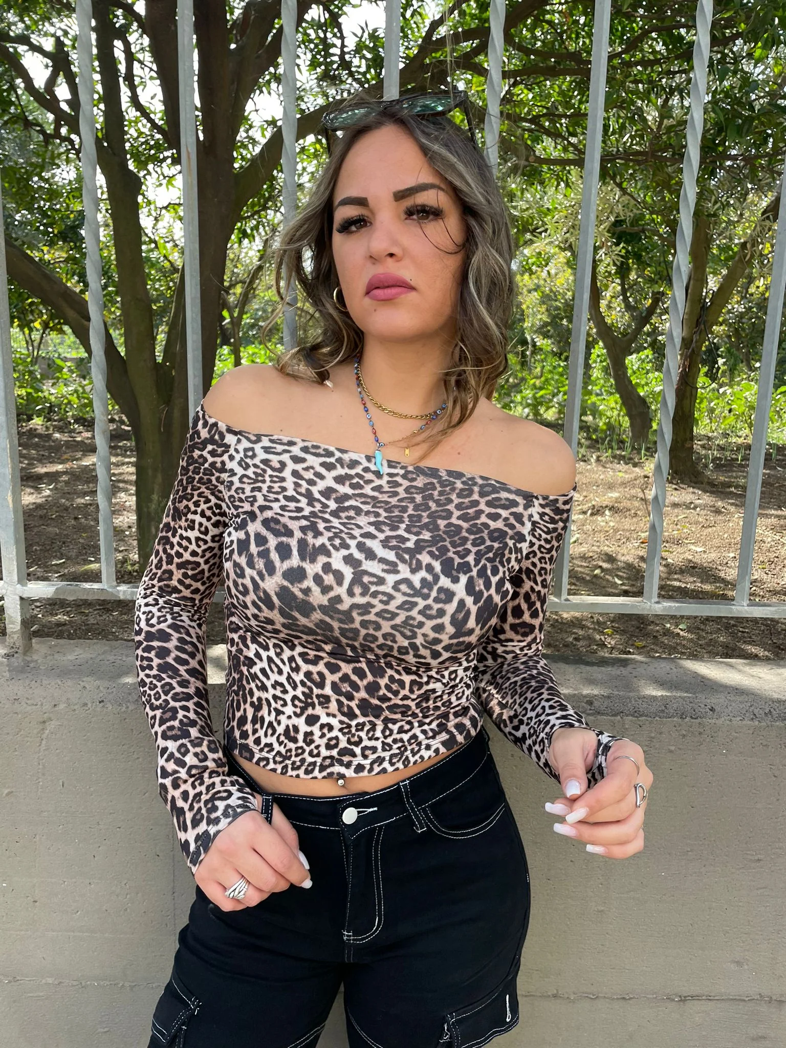 Maglia fantasia animalier con scollo a barca - immagine 2