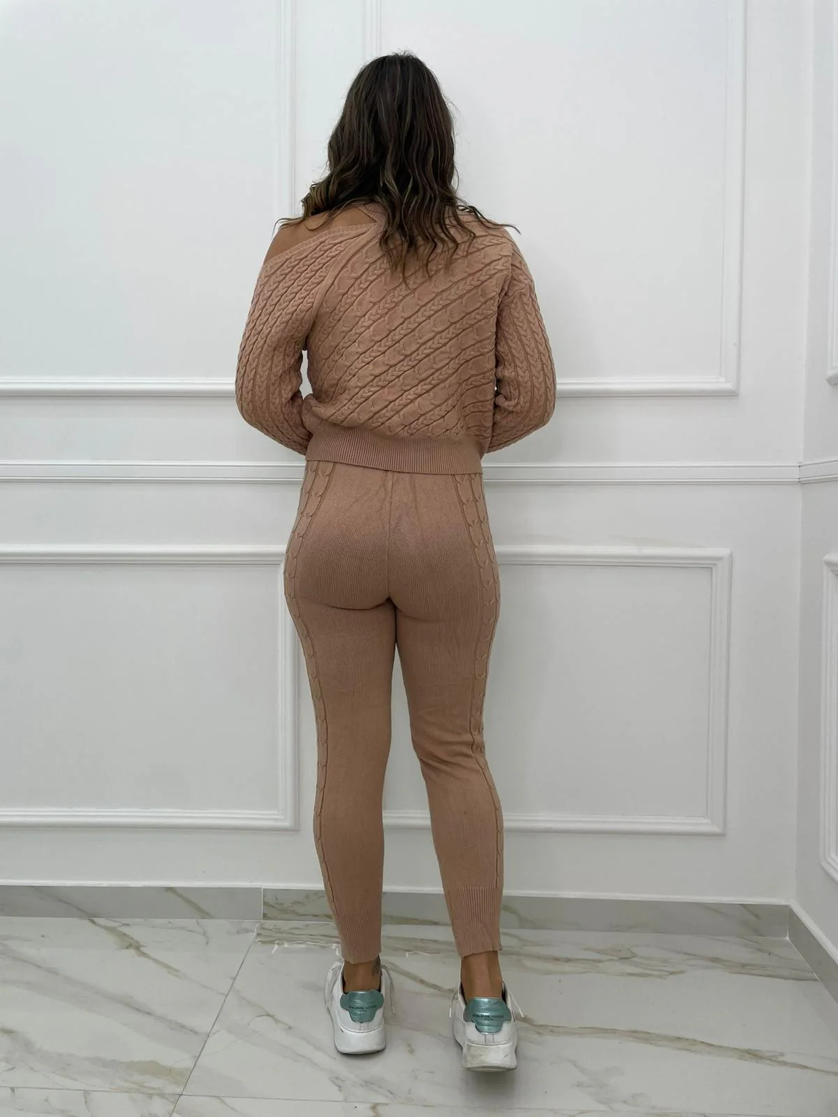 Coordinato 2 pezzi in simil lana con maglia aperta sulla spalla - immagine 9