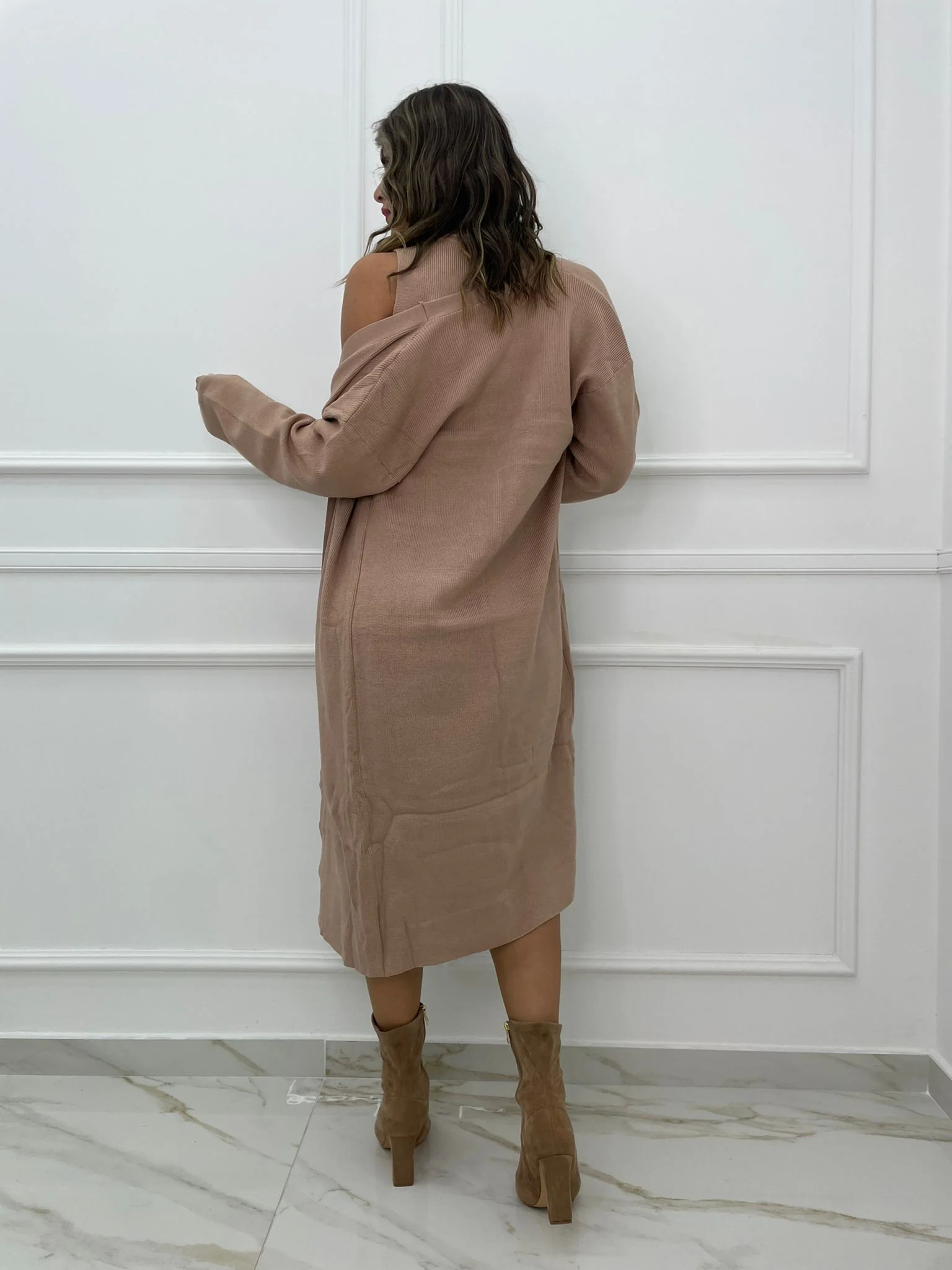 Coordinato 3 pezzi con mini gonna e cardigan lungo - immagine 3