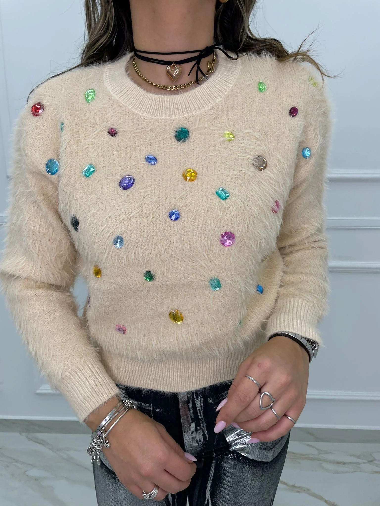 Maglione in pelo con pietre colorate - immagine 5