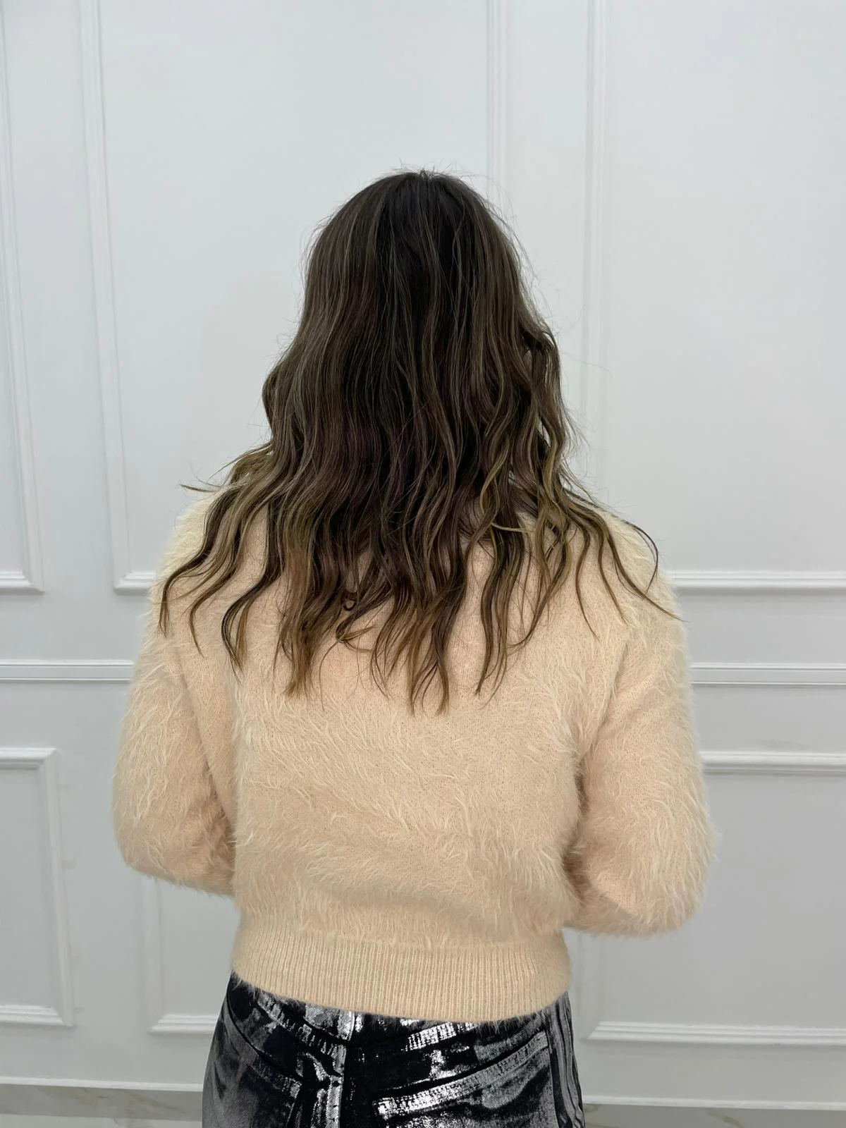 Maglione in pelo con pietre colorate - immagine 7