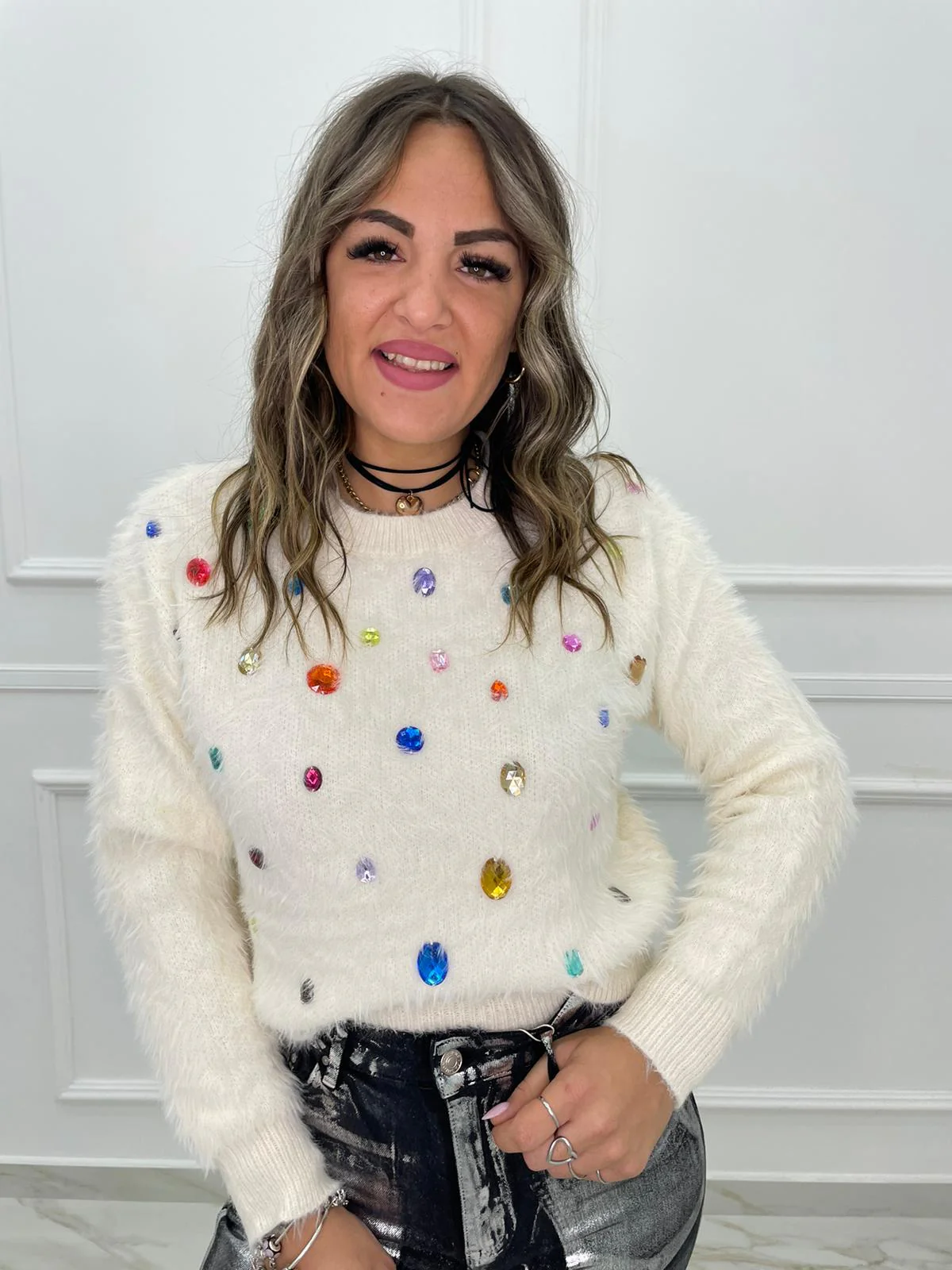 Maglione in pelo con pietre colorate