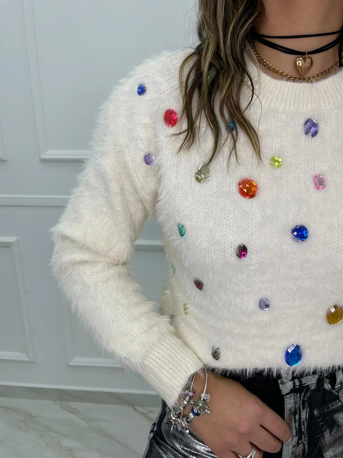 Maglione in pelo con pietre colorate - immagine 3