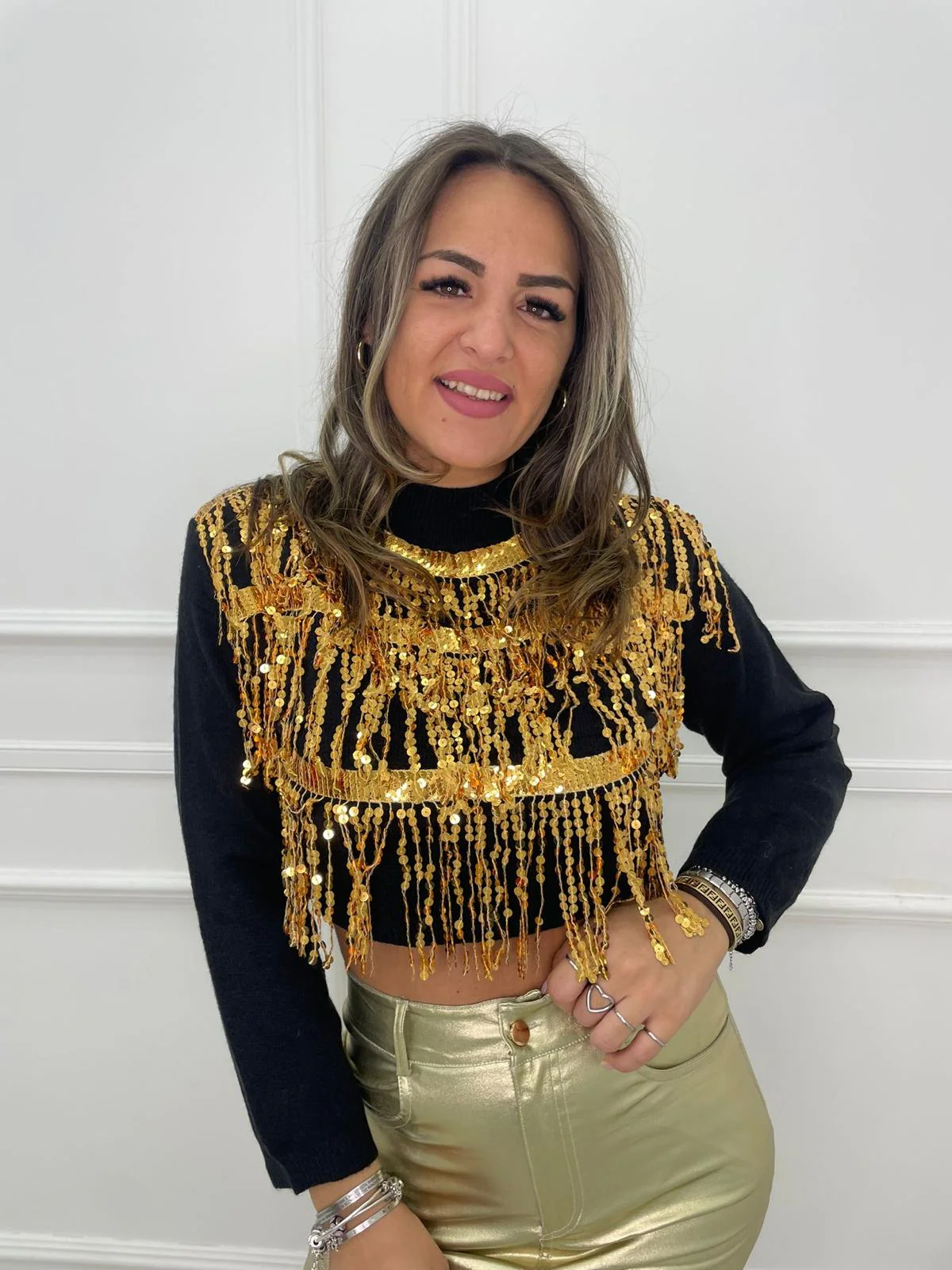 Maglione mezzo collo con cascata di paillettes