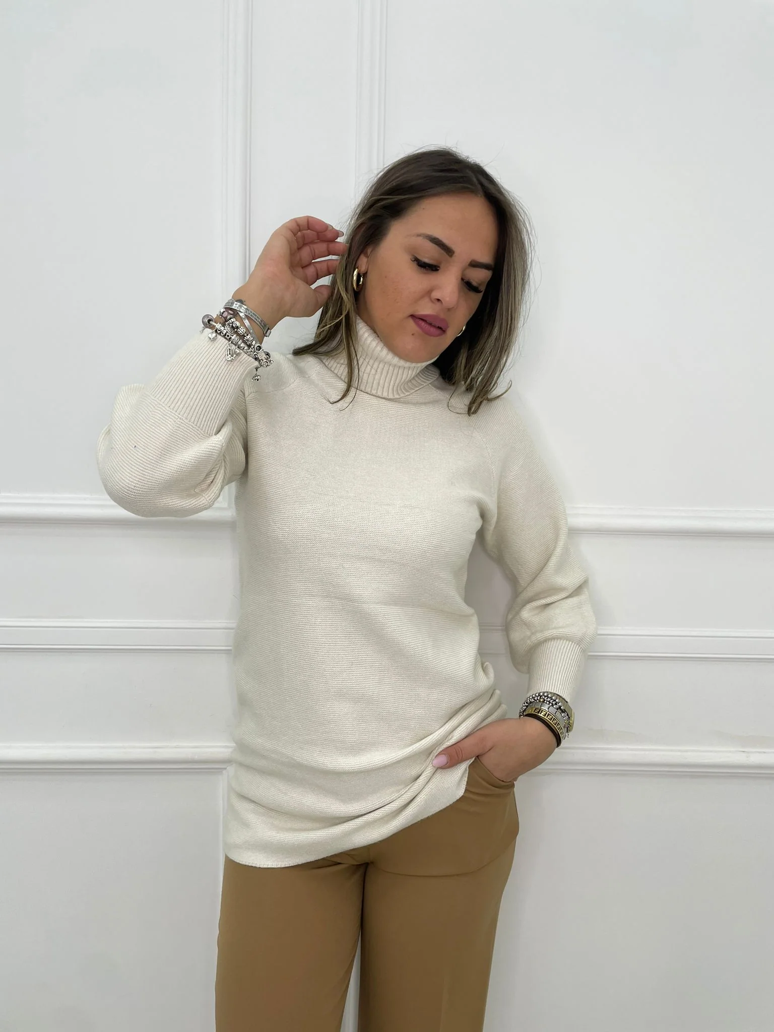 Maglione over collo alto tinta unita - immagine 8