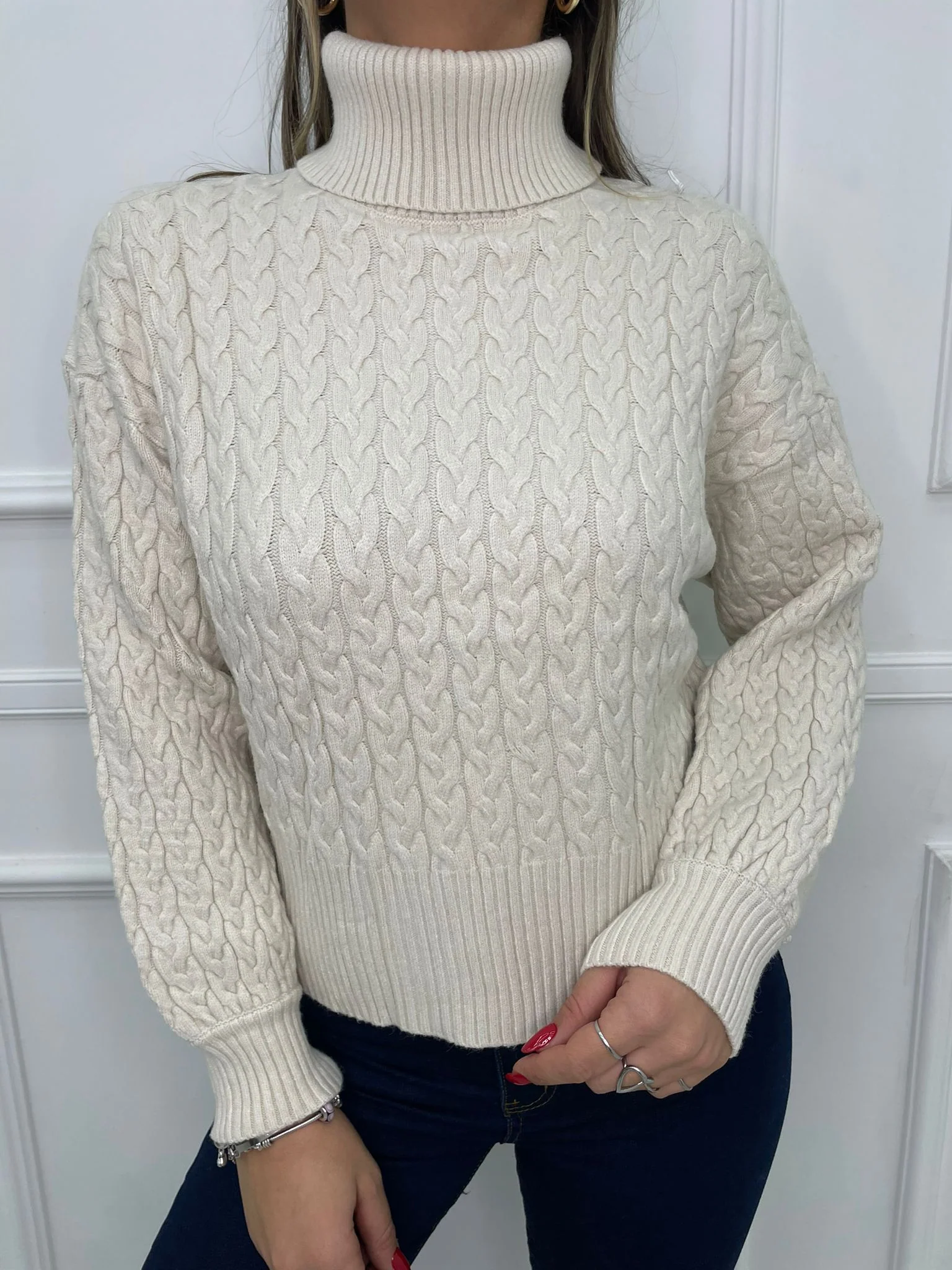 Maglione trama treccia collo alto - immagine 8