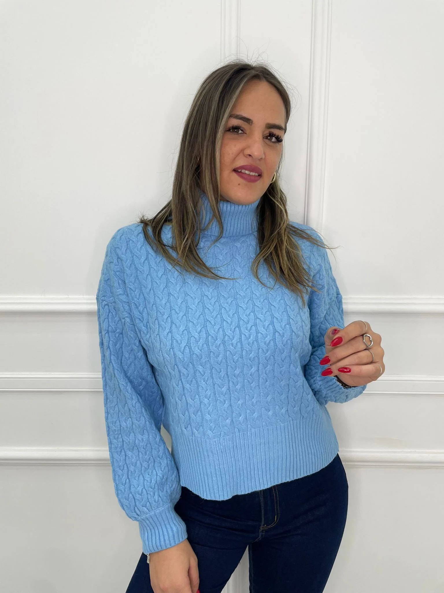 Maglione trama treccia collo alto