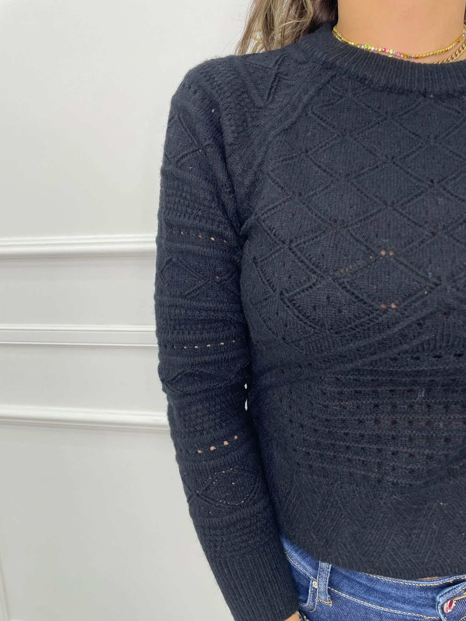 Maglia giro collo tinta unita trama ricamata - immagine 7