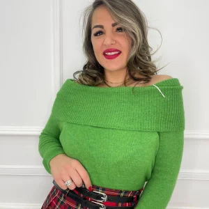 Maglia in simil lana con scollo a barca