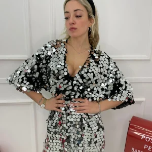 Tutina con applicazioni paillettes