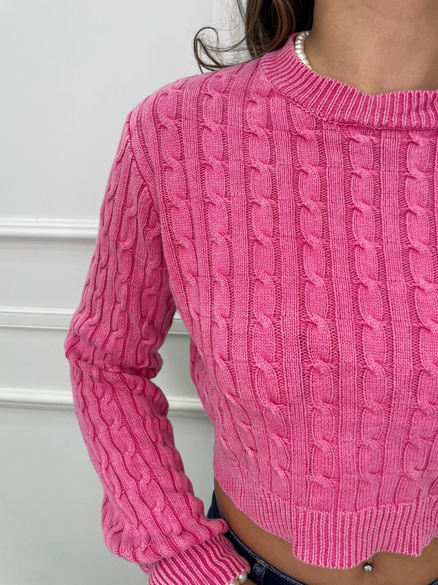 Maglioncino crop slavato giro collo - immagine 7