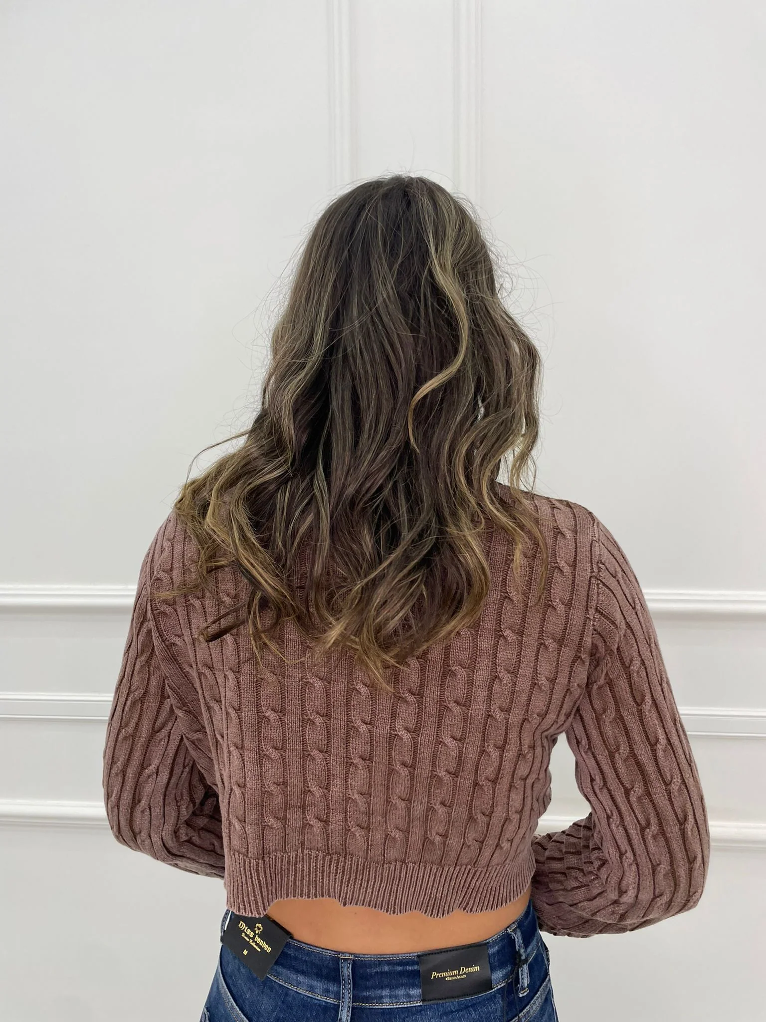 Maglioncino crop slavato giro collo - immagine 9