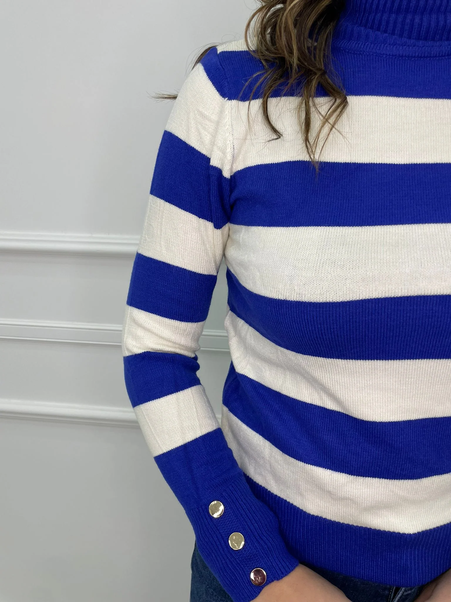 Maglione collo alto a righe colorate - immagine 7