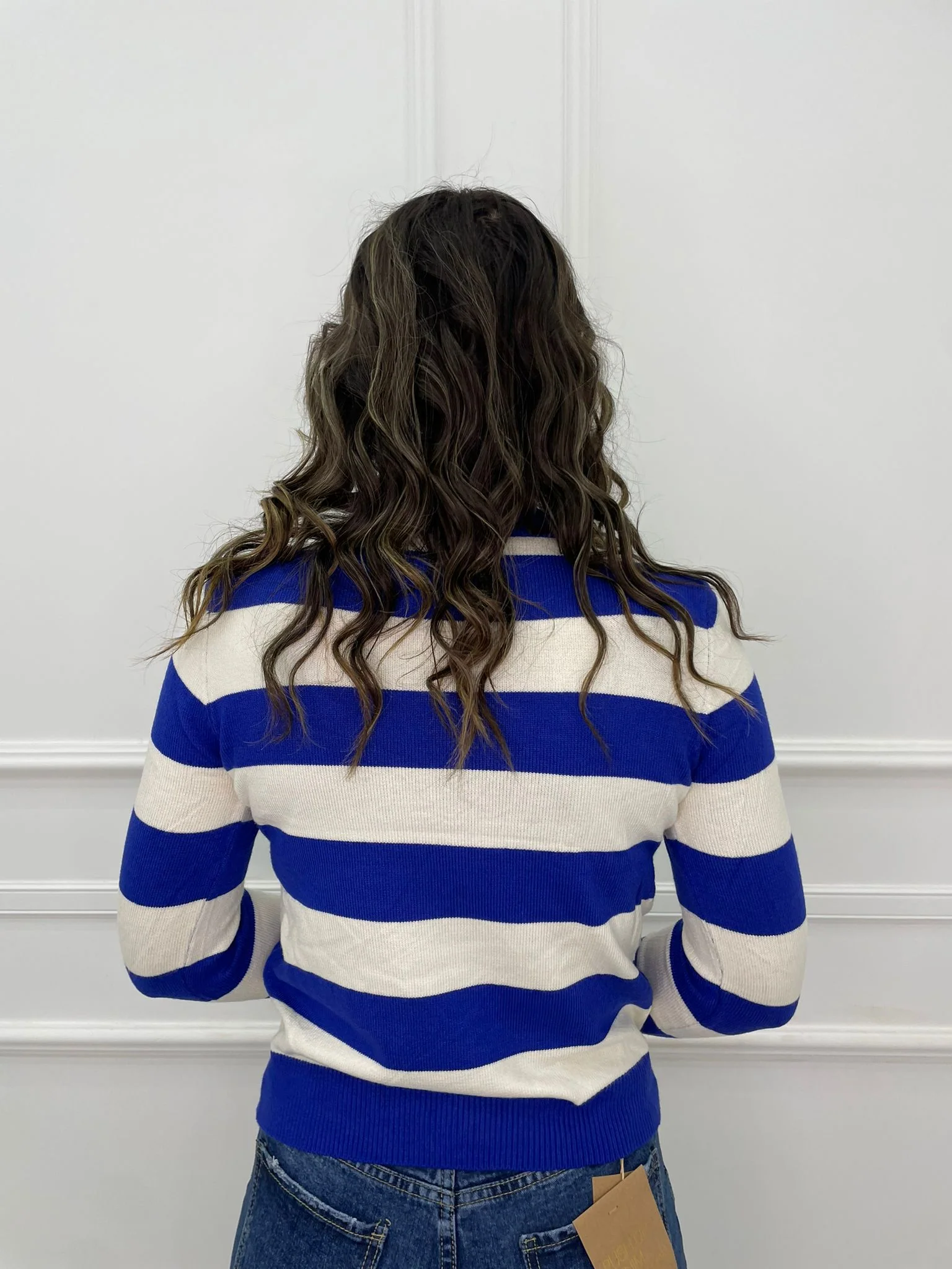 Maglione collo alto a righe colorate - immagine 6