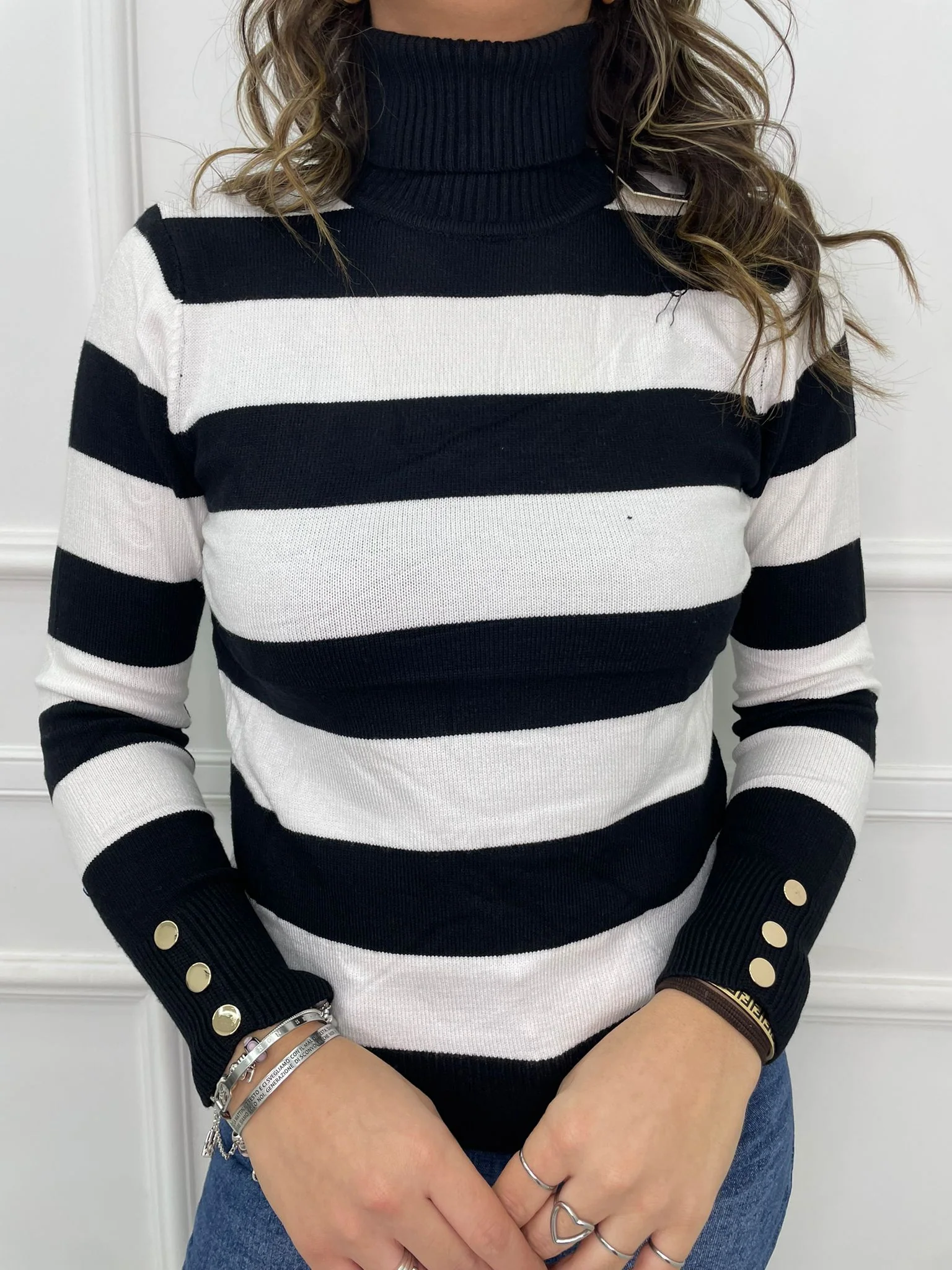 Maglione collo alto a righe colorate - immagine 8