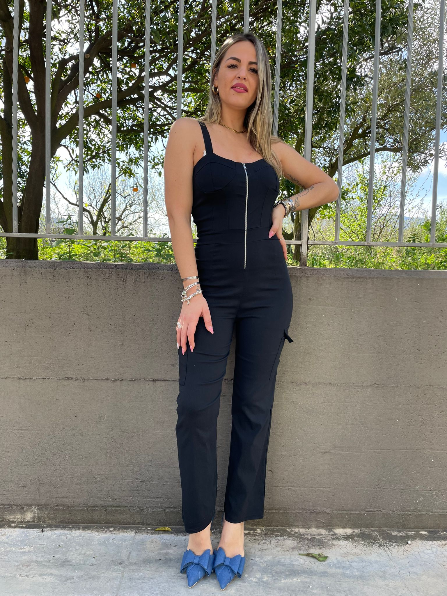 Tuta intera tinta unita con zip avanti - immagine 5