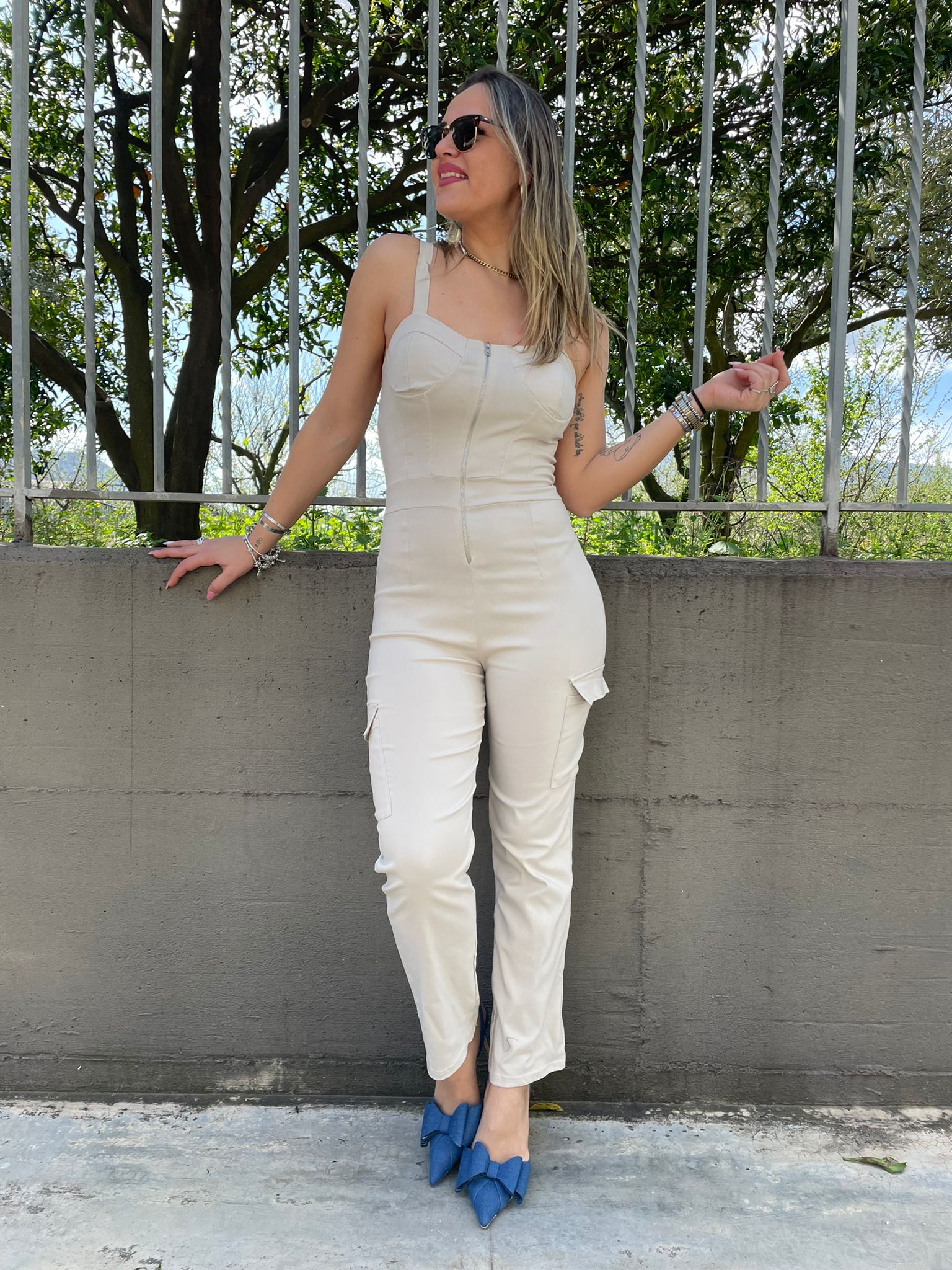 Tuta intera tinta unita con zip avanti - immagine 8