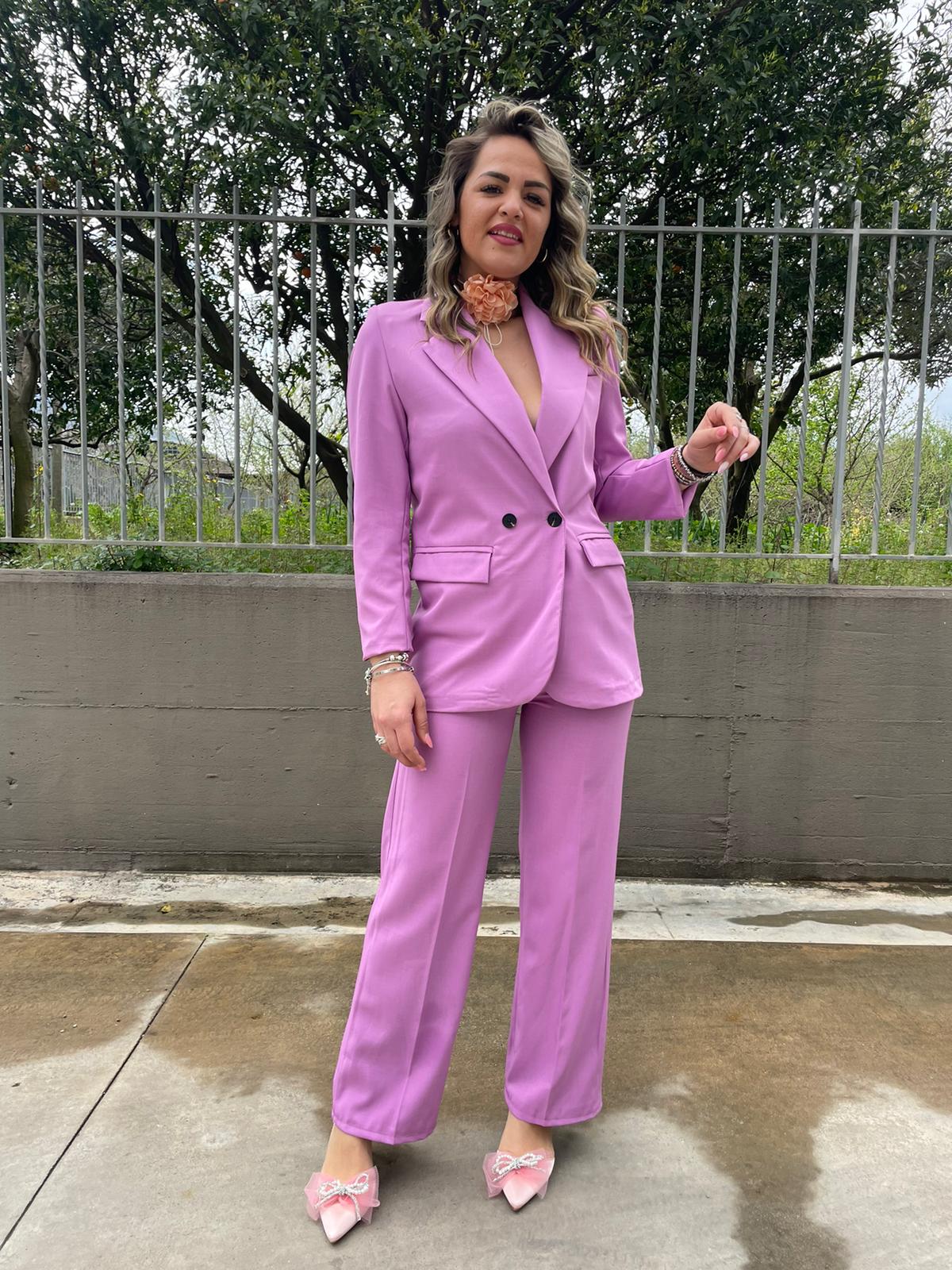 Tailleur con pantalone palazzo e giacca doppio petto - immagine 3