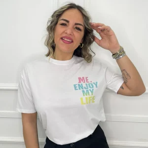 T-shirt modello over con scritta swarovski