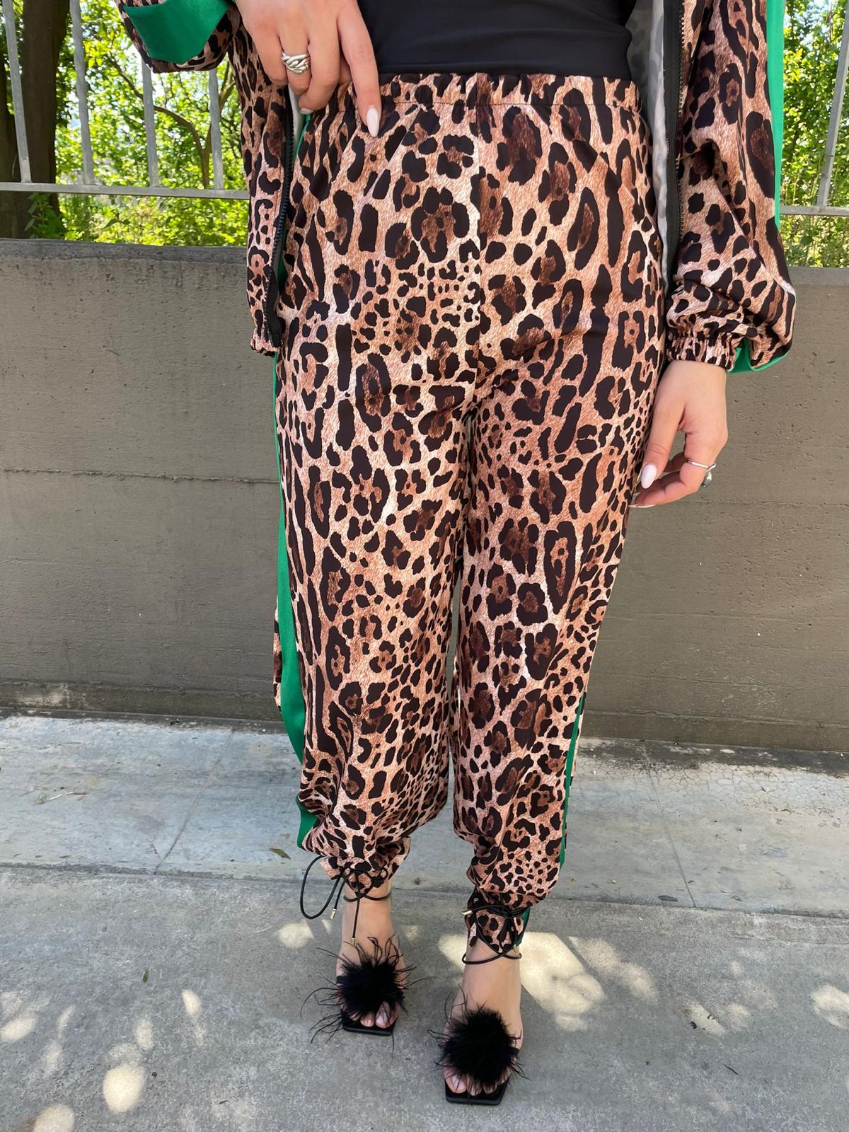 Coordinato 2 pezzi fantasia animalier con felpa - immagine 5