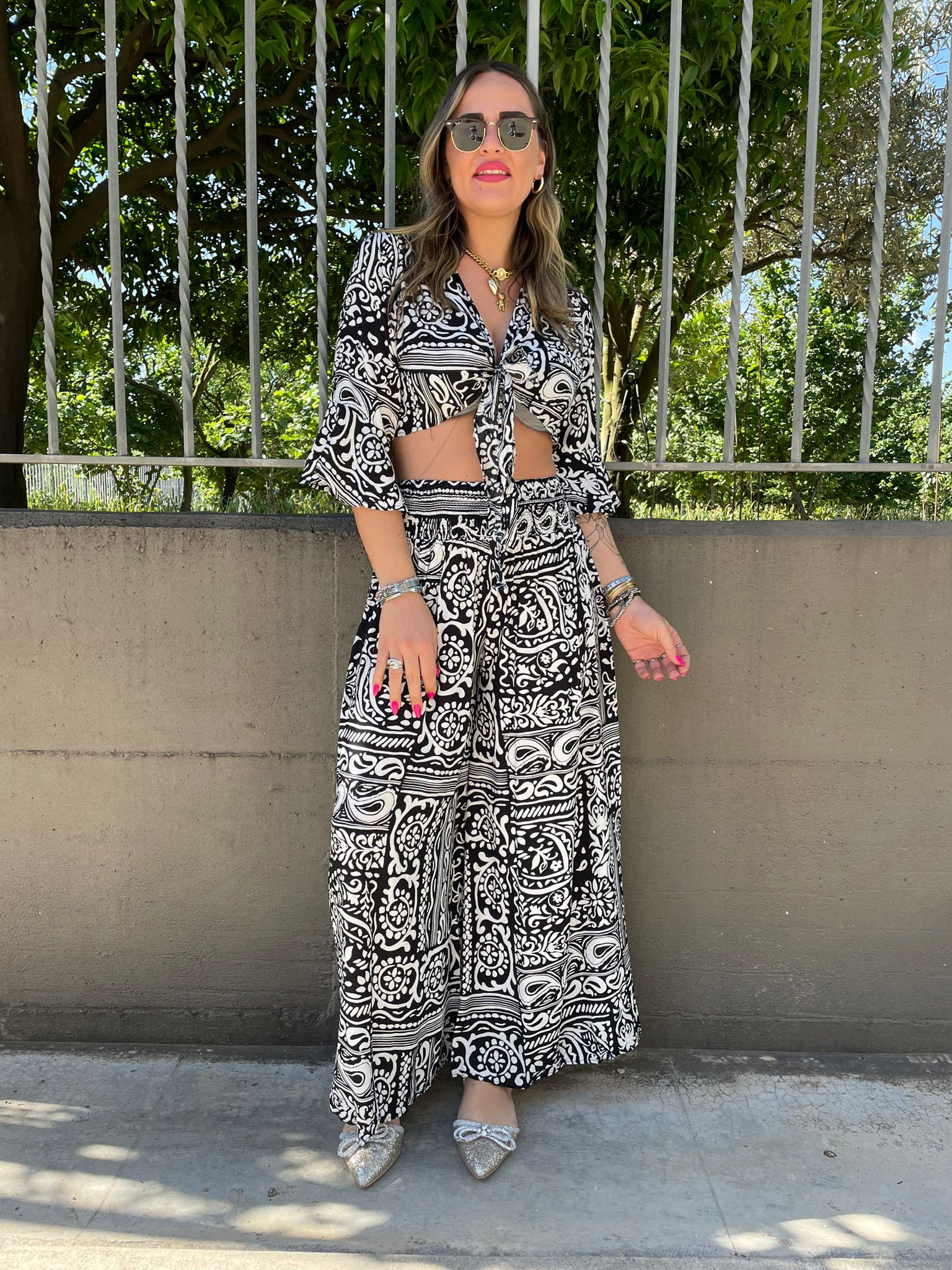 Coordinato fantasia etnica con pantalone e camicia crop - immagine 8