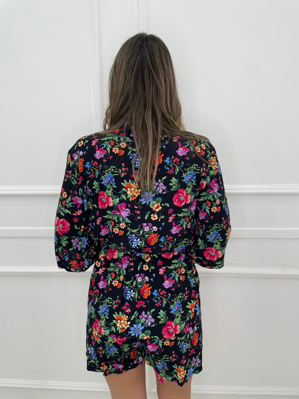 Coordinato 2 pezzi floreale con shorts e kimono - immagine 9