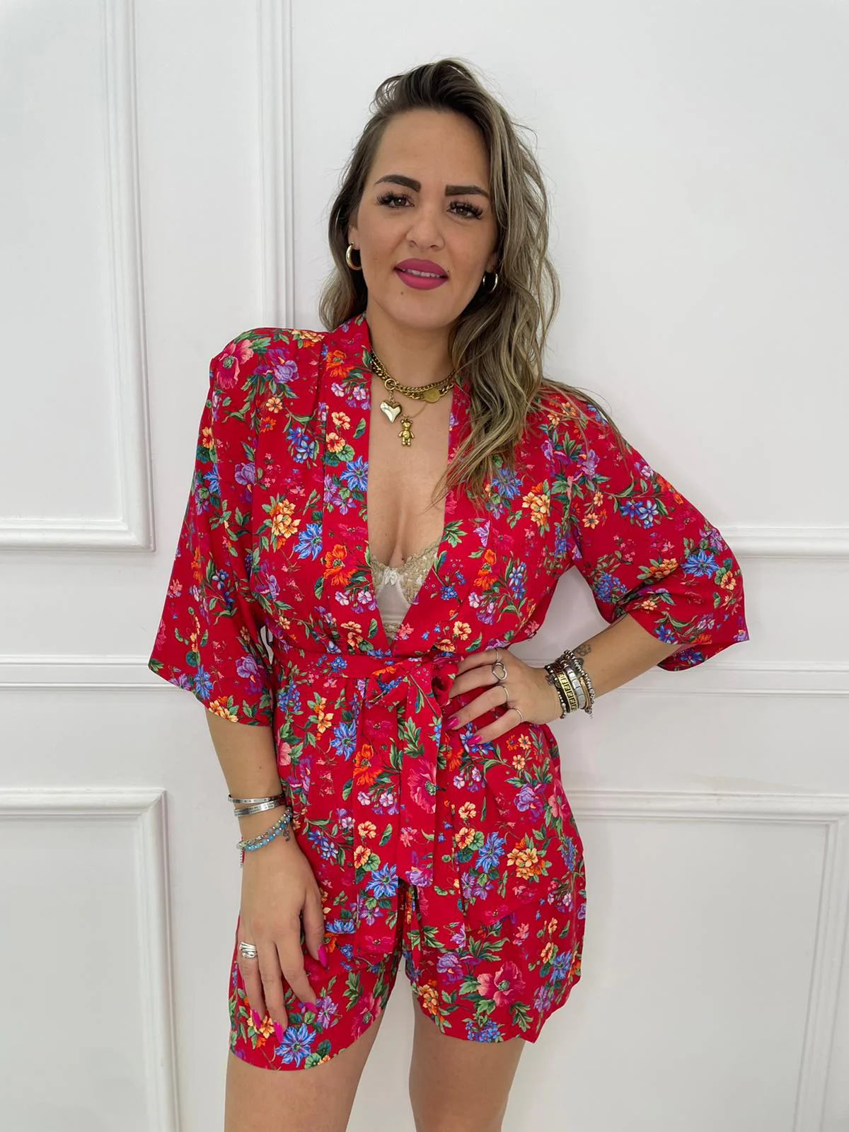 Coordinato 2 pezzi floreale con shorts e kimono - immagine 2