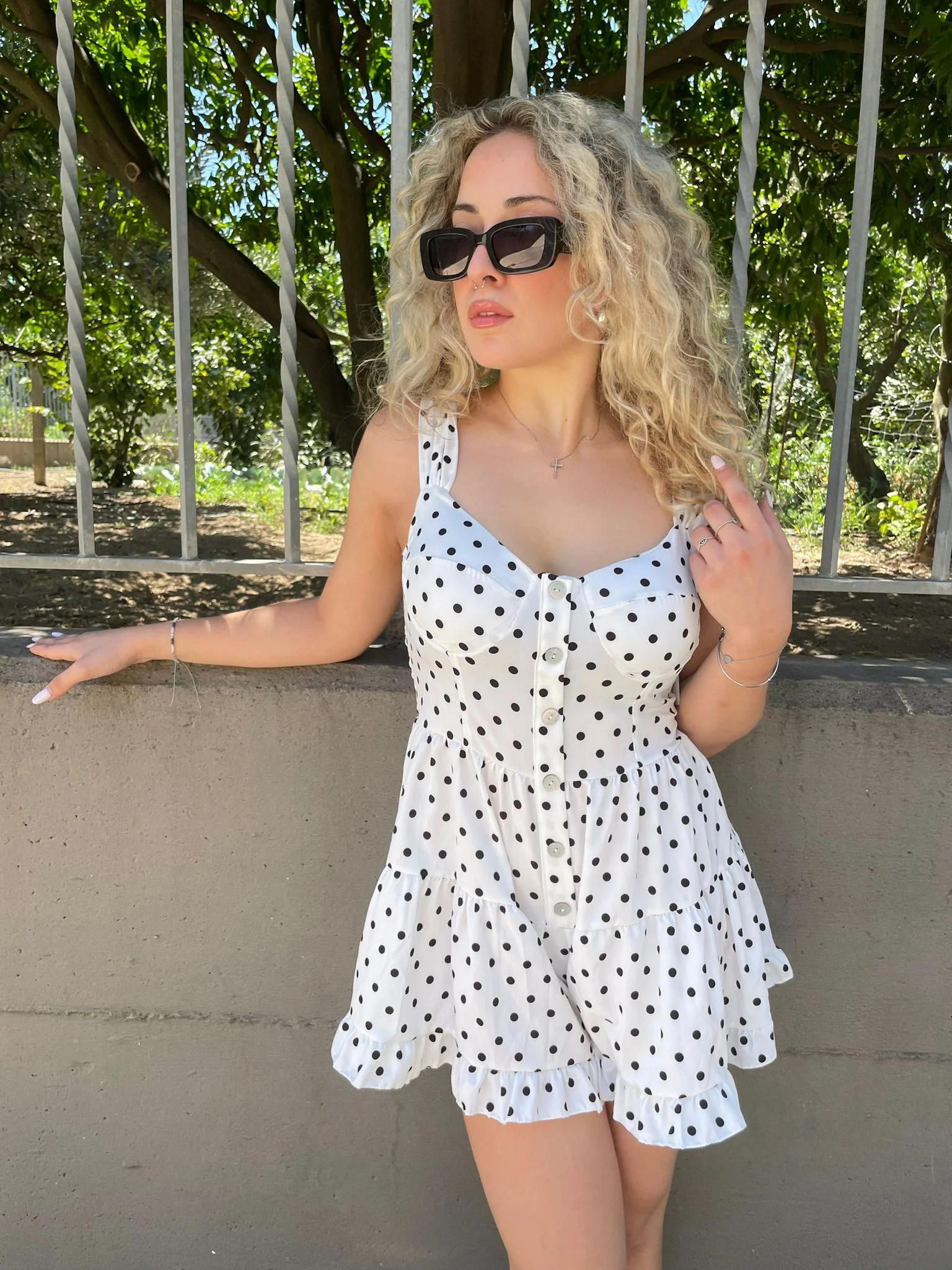 Tutina fantasia pois con balze - immagine 2