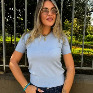 Maglia in simil lana mezza manica con bottoni oro dietro