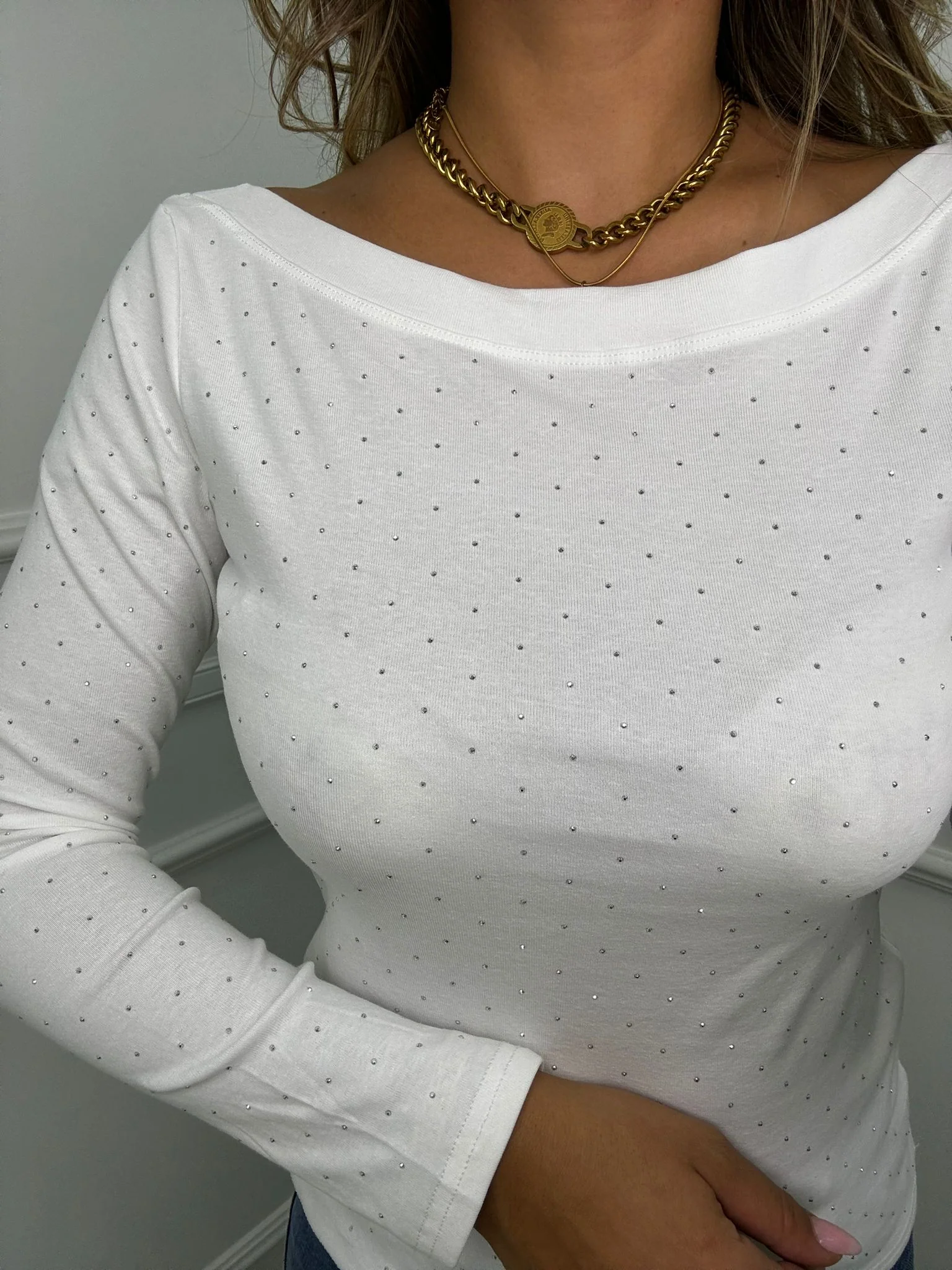 Maglia in cotone con brillantini e scollo a barca - immagine 9