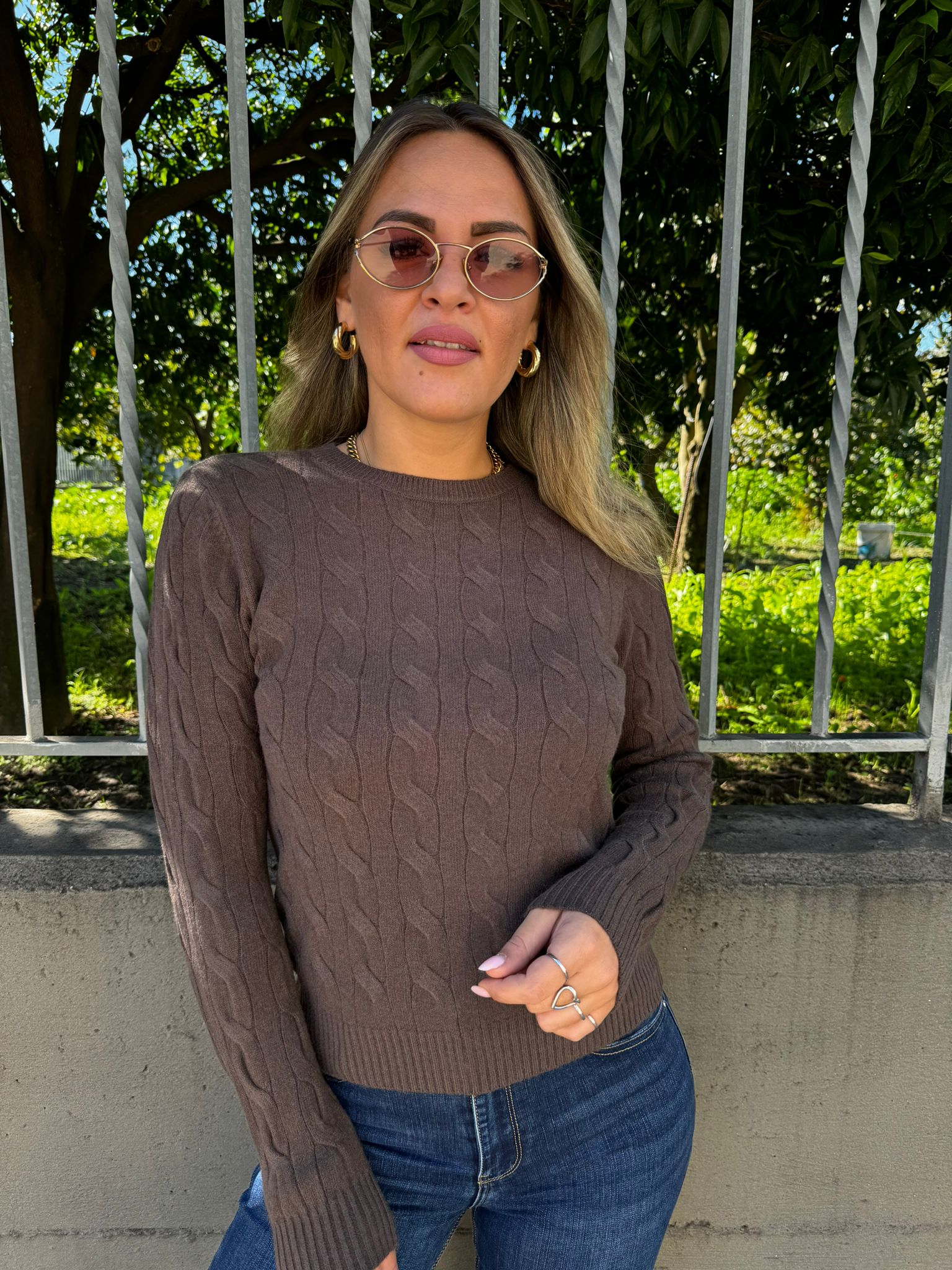 Maglioncino giro collo trama treccia