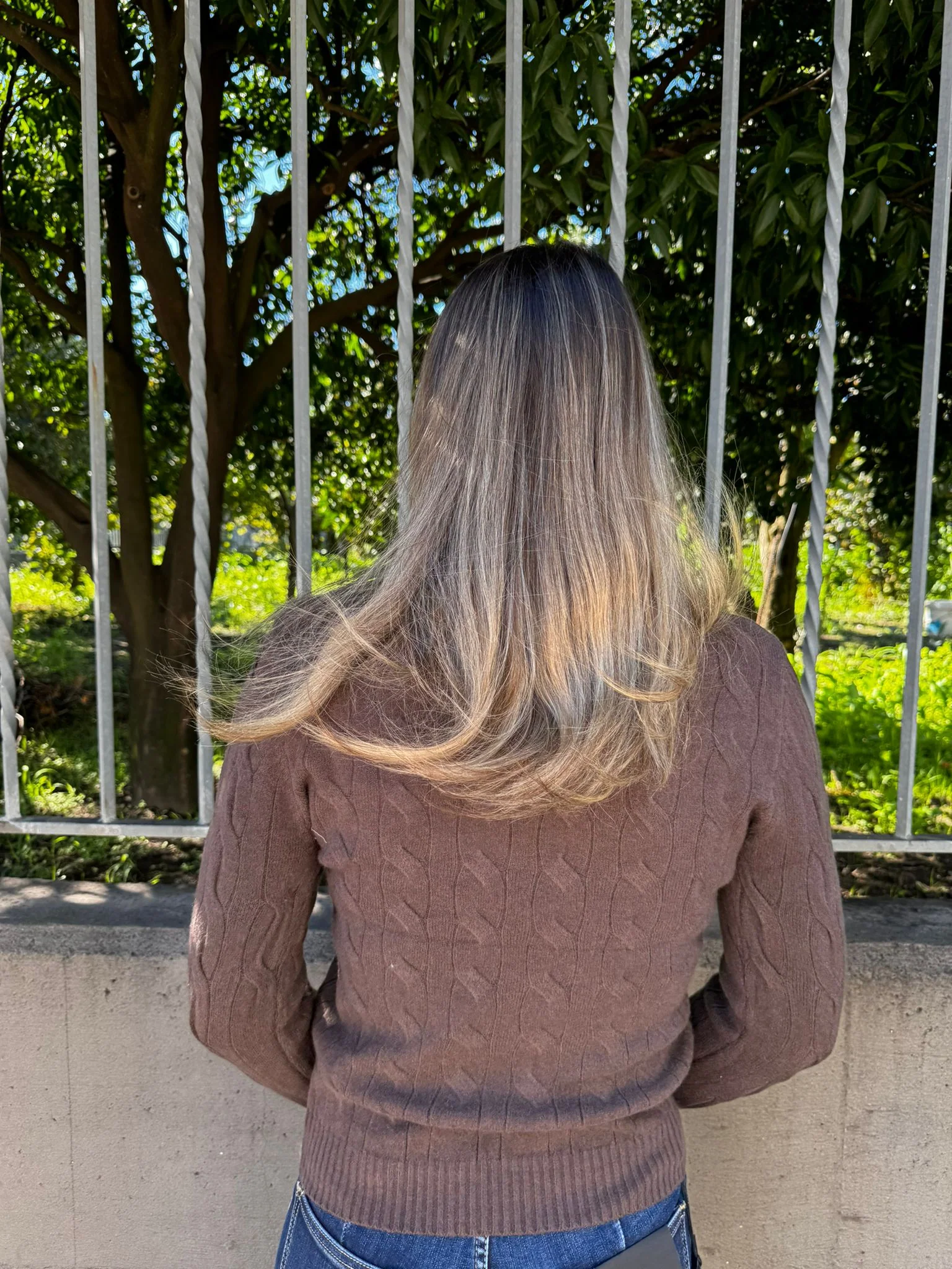 Maglioncino giro collo trama treccia - immagine 4