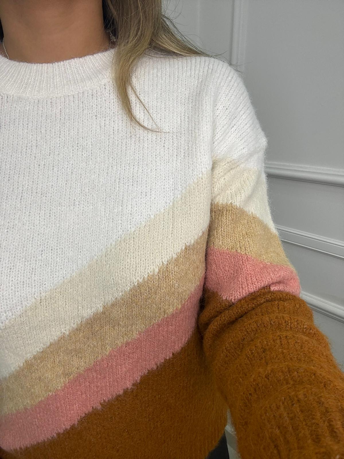 Maglione colorato con bottoni particolari alla spalla - immagine 7