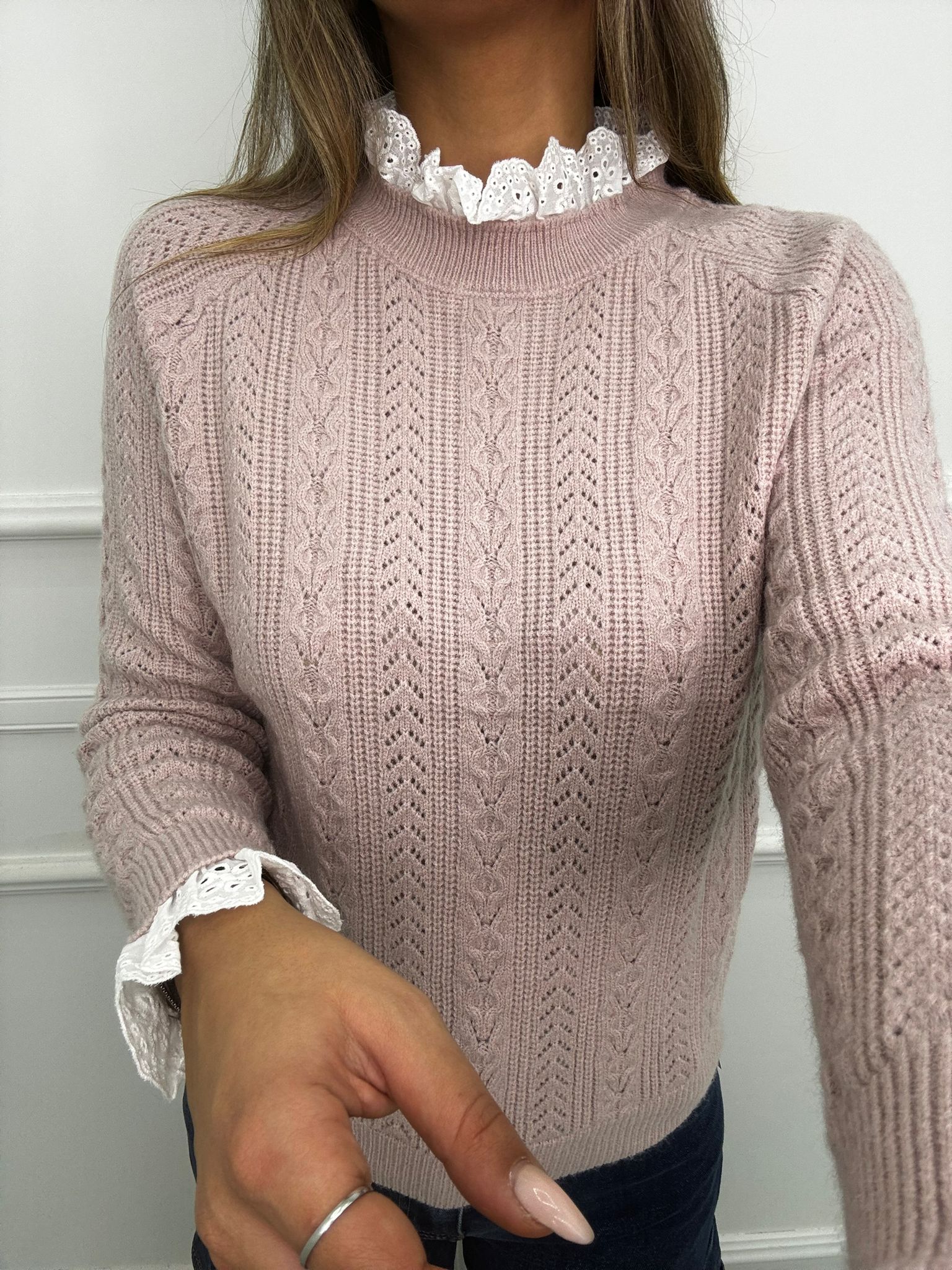 Maglione trama treccia con collo in merletto - immagine 5